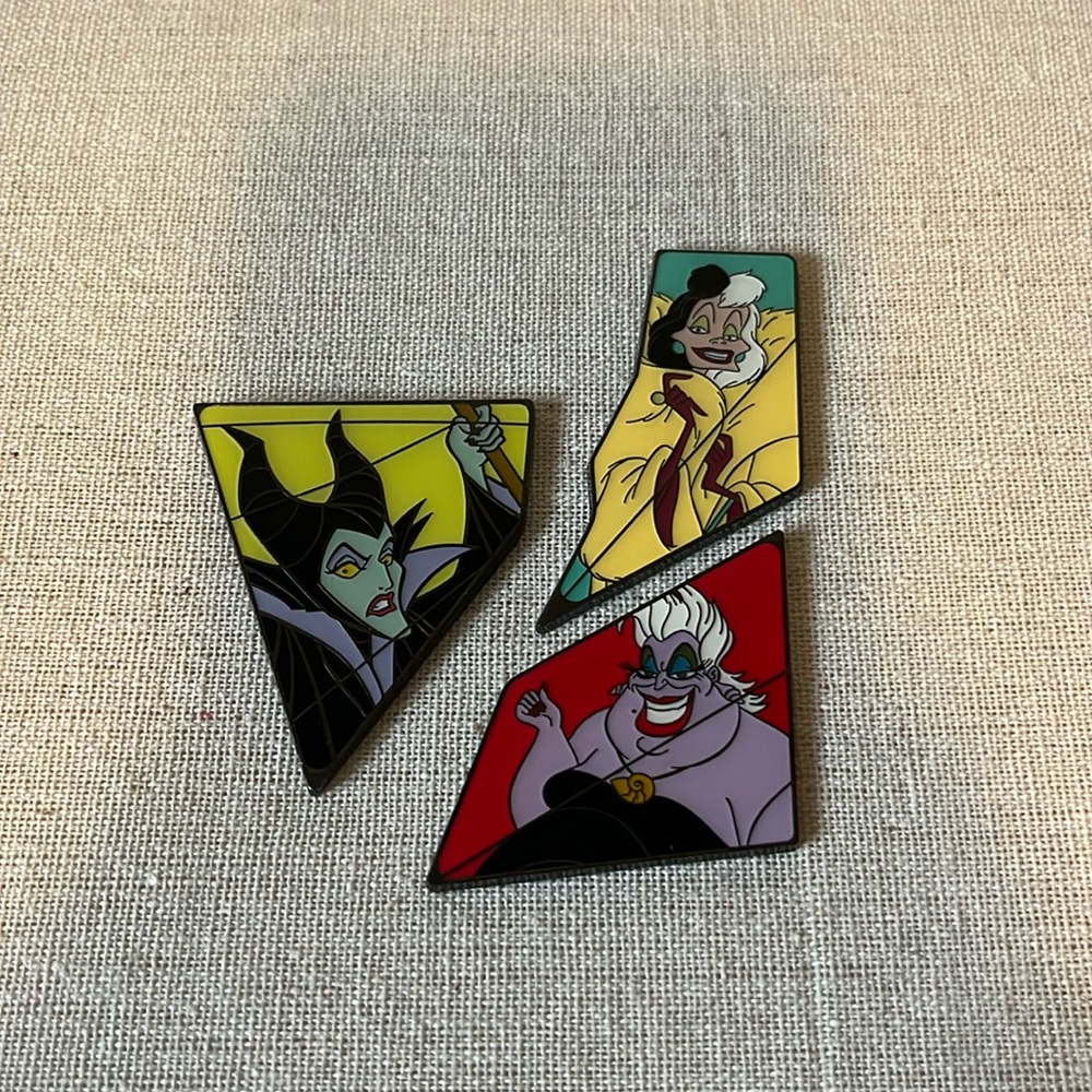 Disney x Loungefly Disney Villains Pins